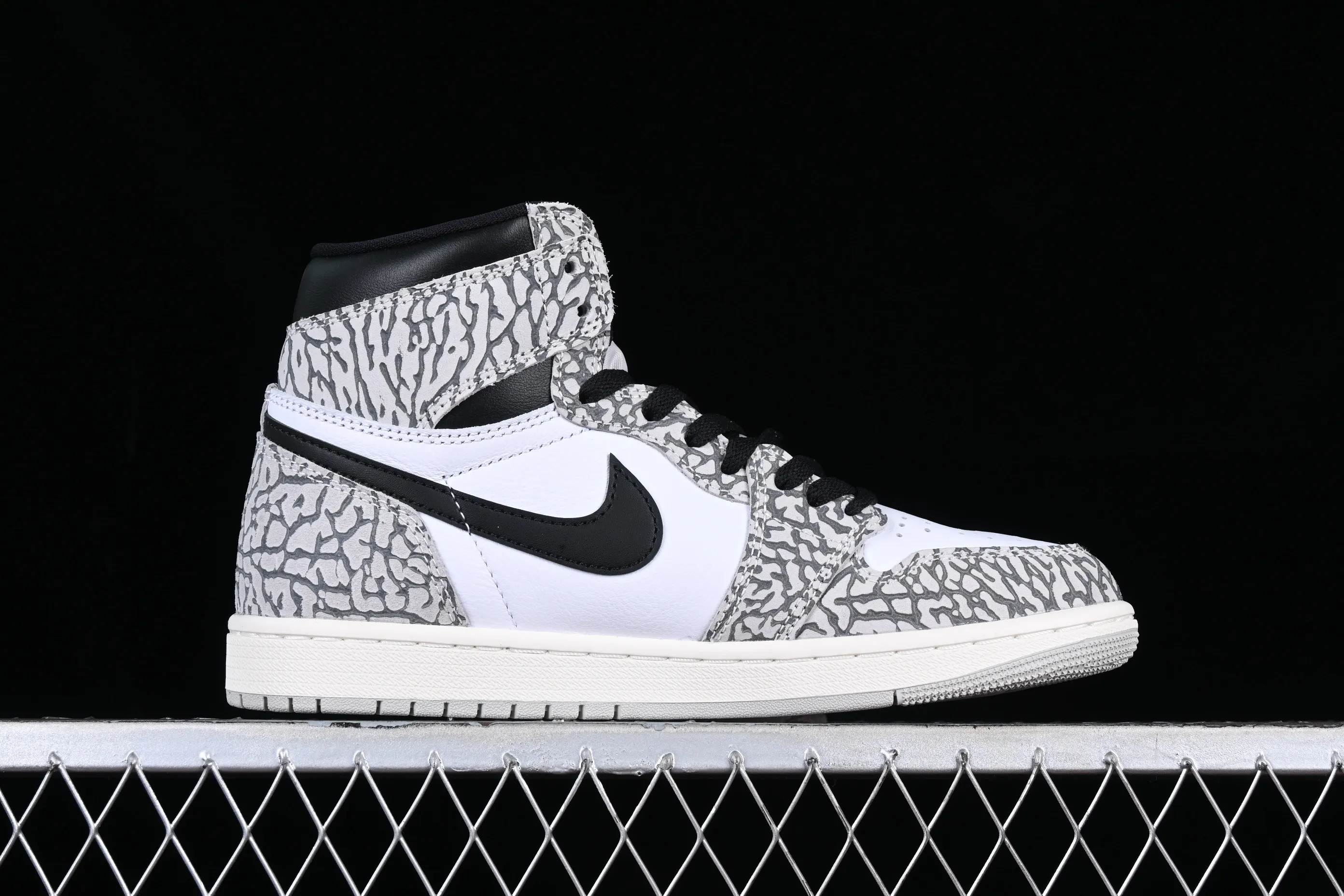All categories Air Jordan Jordan series basketball shoes Air Jordan 1 High Pure original Air Jordan 1 High OG "White Cement" AJ1 Joe 1 elephant pattern high-top basketball shoes DZ5485-052